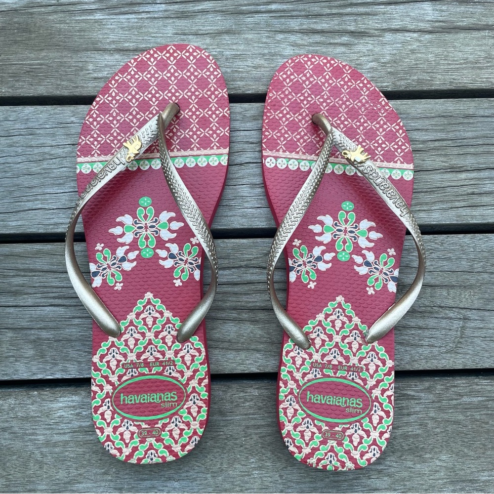 Havaianas Women's red and Gold Flip Flops